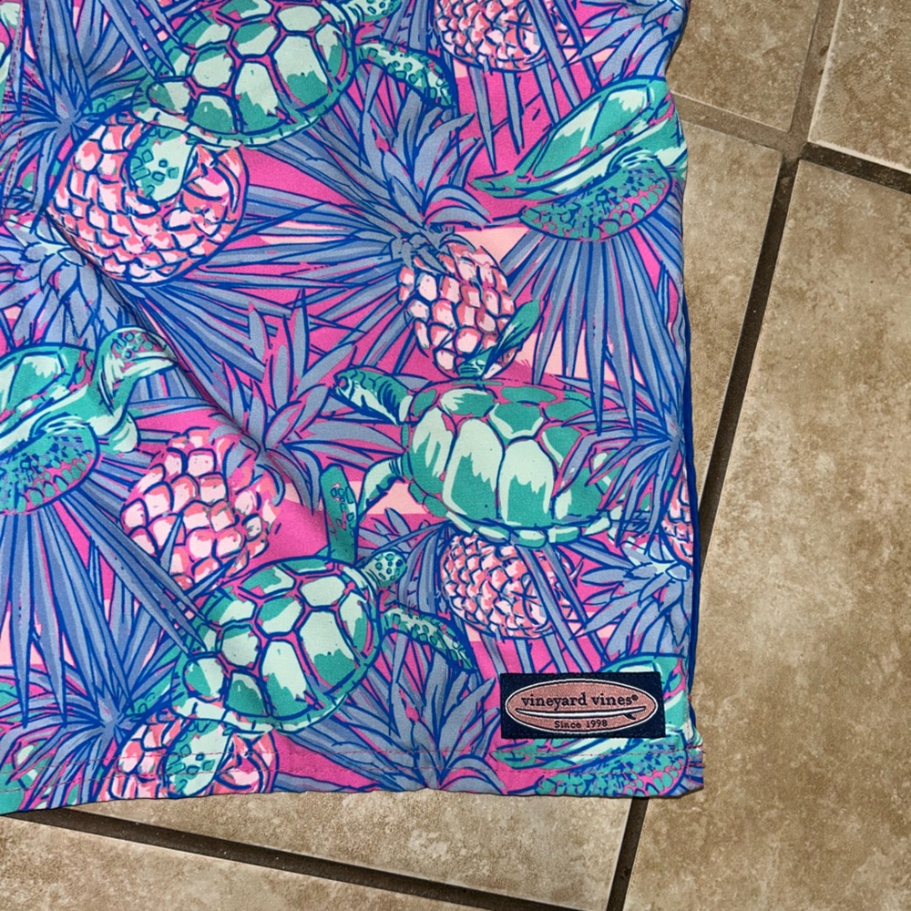 Vineyard vines men’s swim trunks size XL - Picture 2 of 6